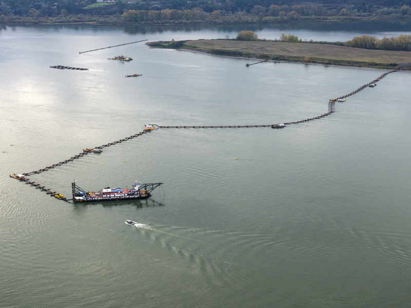 how does a river dredge work